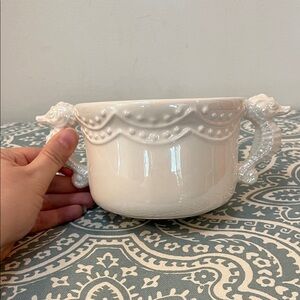 Mesa White Ceramic Bowl with Seahorse Handles